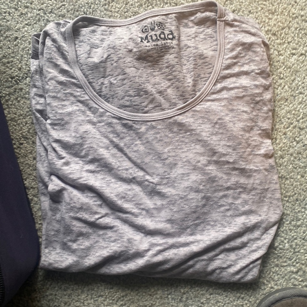 Grey long sleeve tee